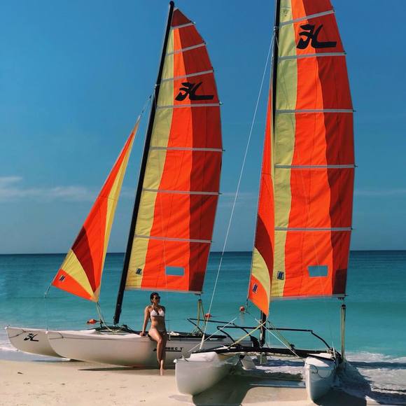 Meet your Posher, Ivona - Picture 1 of 1